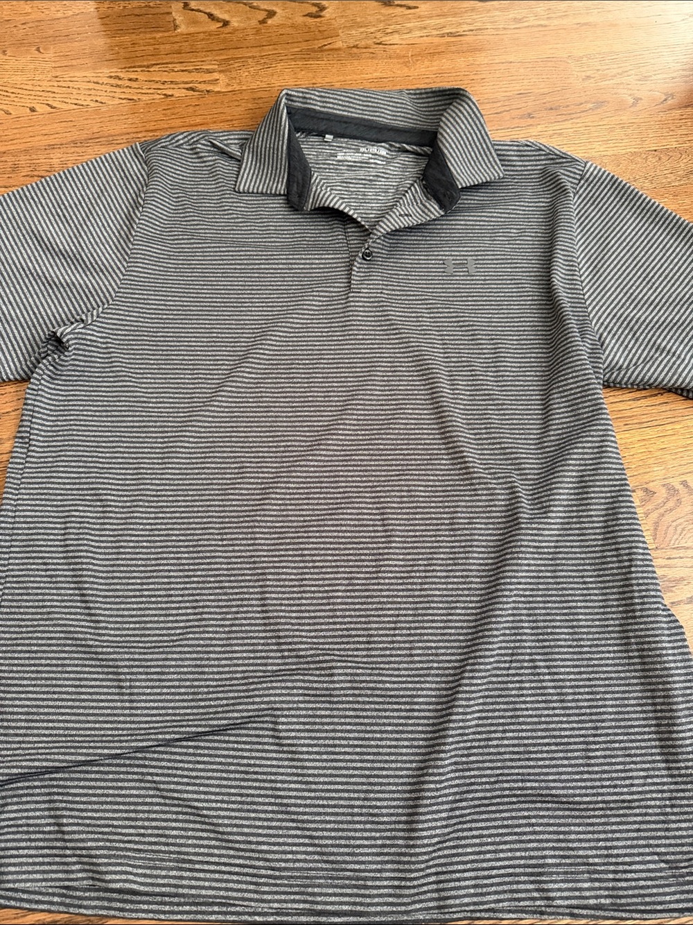 Under armour black and grey striped headgear golf shirt sz 2XL